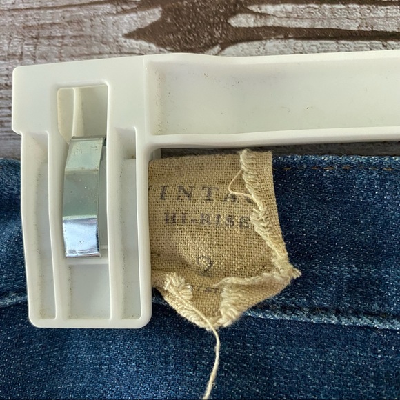 American Eagle Vintage Hi-Rise Button-Fly Distressed Jeans Size 2 Reg - Picture 10 of 12